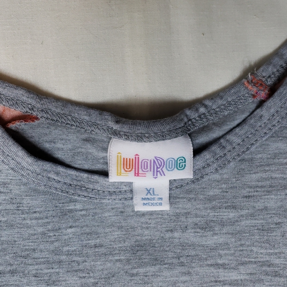 Extra Large Lularoe Randy Tee - Picture 2 of 4